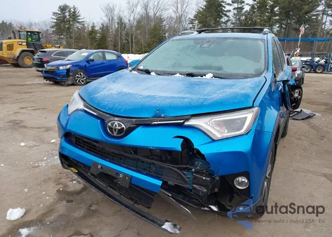 2017 Toyota Rav4 Xle z USA, uszkodzony, nr VIN JTMRFREV8HJ108192